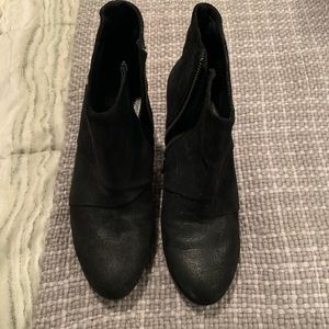 Eileen Fisher Ankle black suede like boots